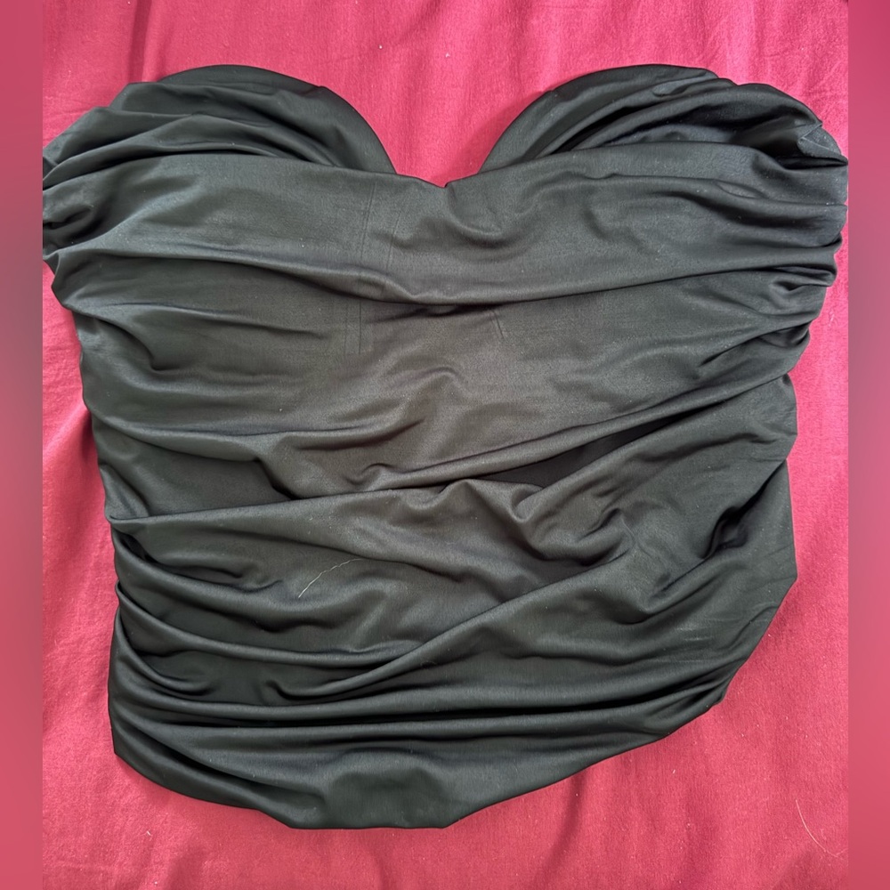 Express Body Contour crop top size M NWT
